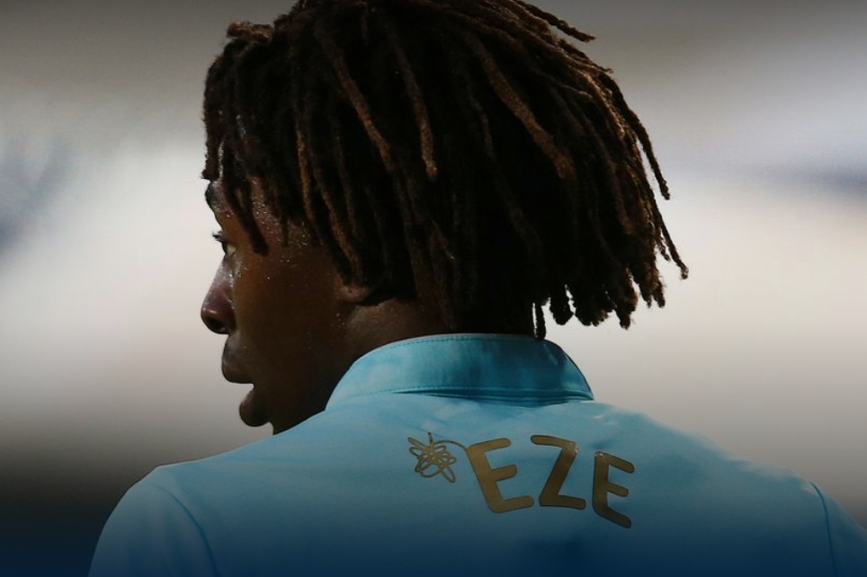 签名埃泽衬衫下降QPR出价！–中文女王公园巡游者队粉丝站